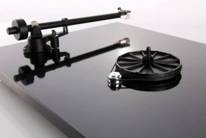 00.rega-p1-no-platter-side.jpg