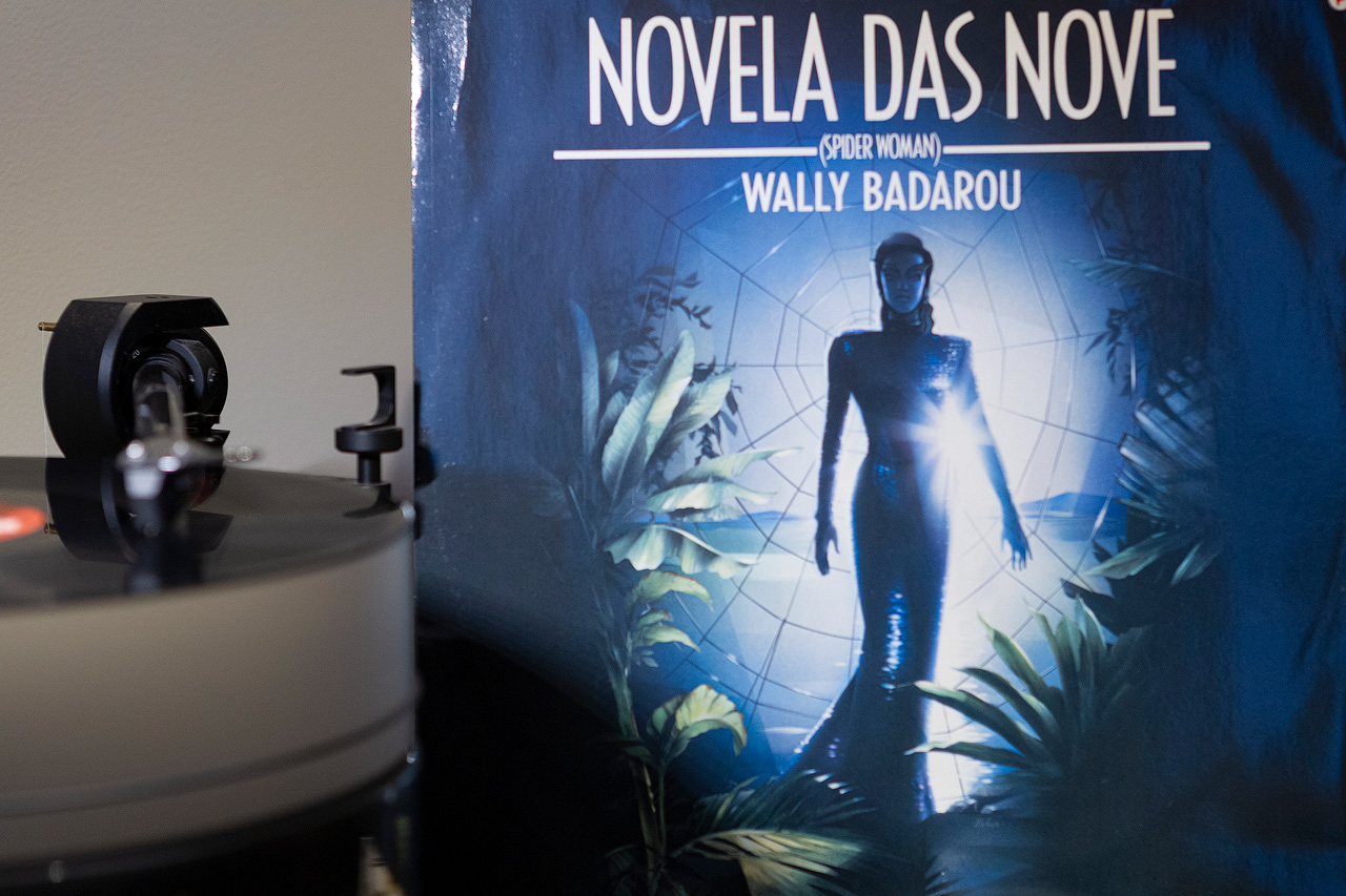 20230114-Wally-Badarou--Novela-das-Nove--1985.jpg