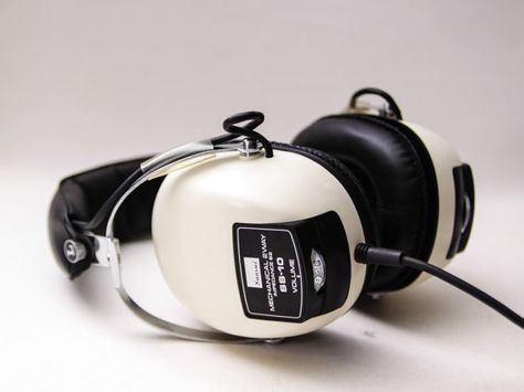 5e4c4fb469b7130620e1c82a92b5495a--sansui-headphones.jpg