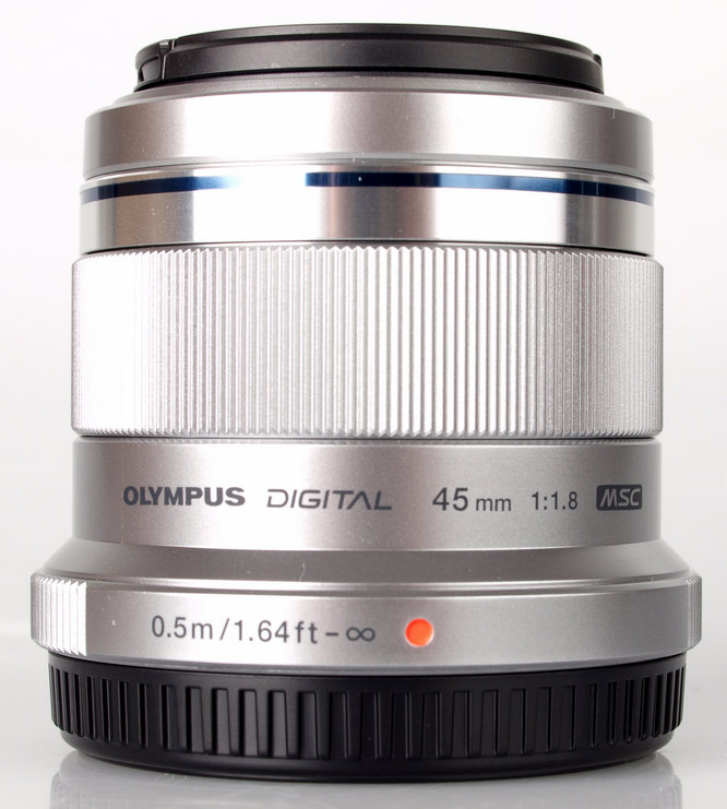 666-olympus45mmf11_1318326372.jpeg