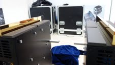 6_uten_paneler_med flightcases.jpg