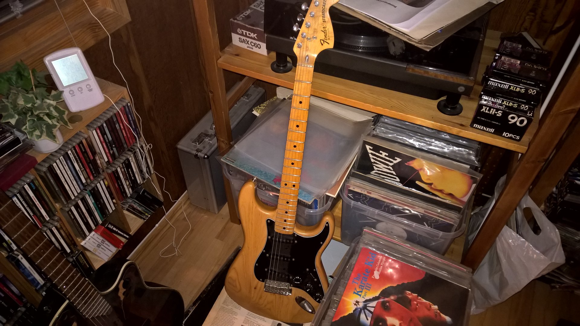 77 Fender Stratocaster.jpg