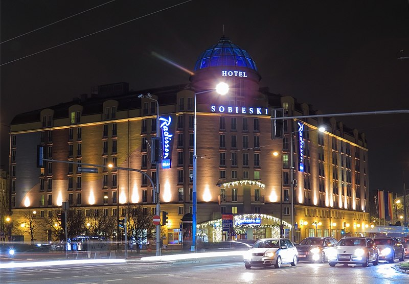 800px-Hotel_Sobieski_Warszawa.jpg