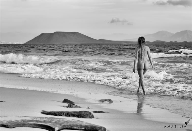 A-Stroll-on-the-Beach-Artistic-Nude-Photo-by-Photographer-Amazilia-Photography-FullSize.jpg
