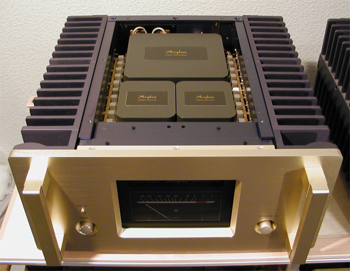 Accuphase-A-100-Front-offen.jpg
