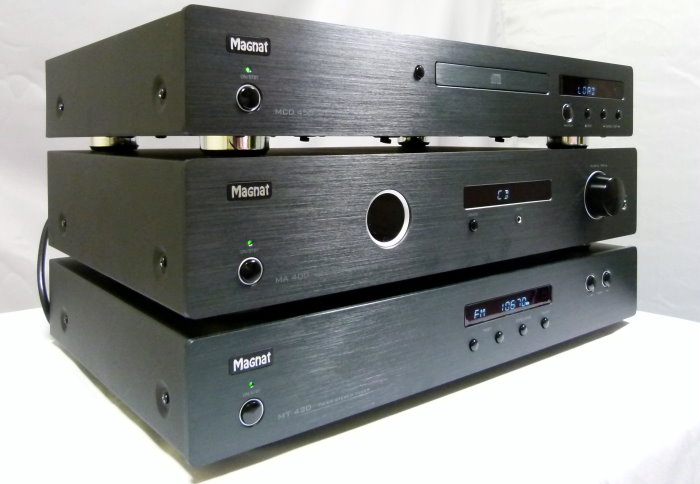 Navn: Magnat_MusicSystem-400_Gruppenbild2.jpg
Visninger: 1471
Størrelse: 63.3 Kb