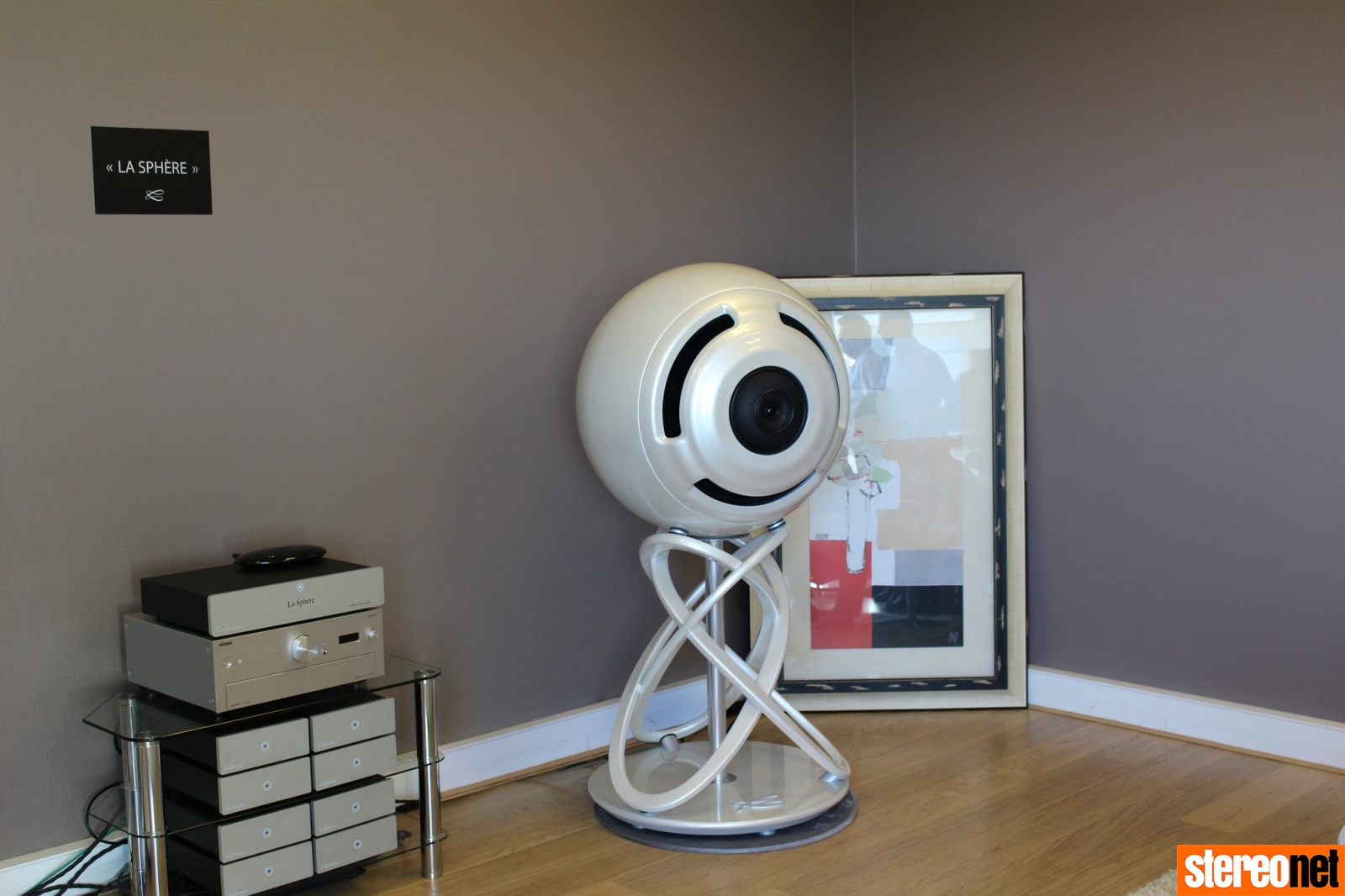 cabasse_la_sphere_lifestyle_1_-_copy__large_full.jpg