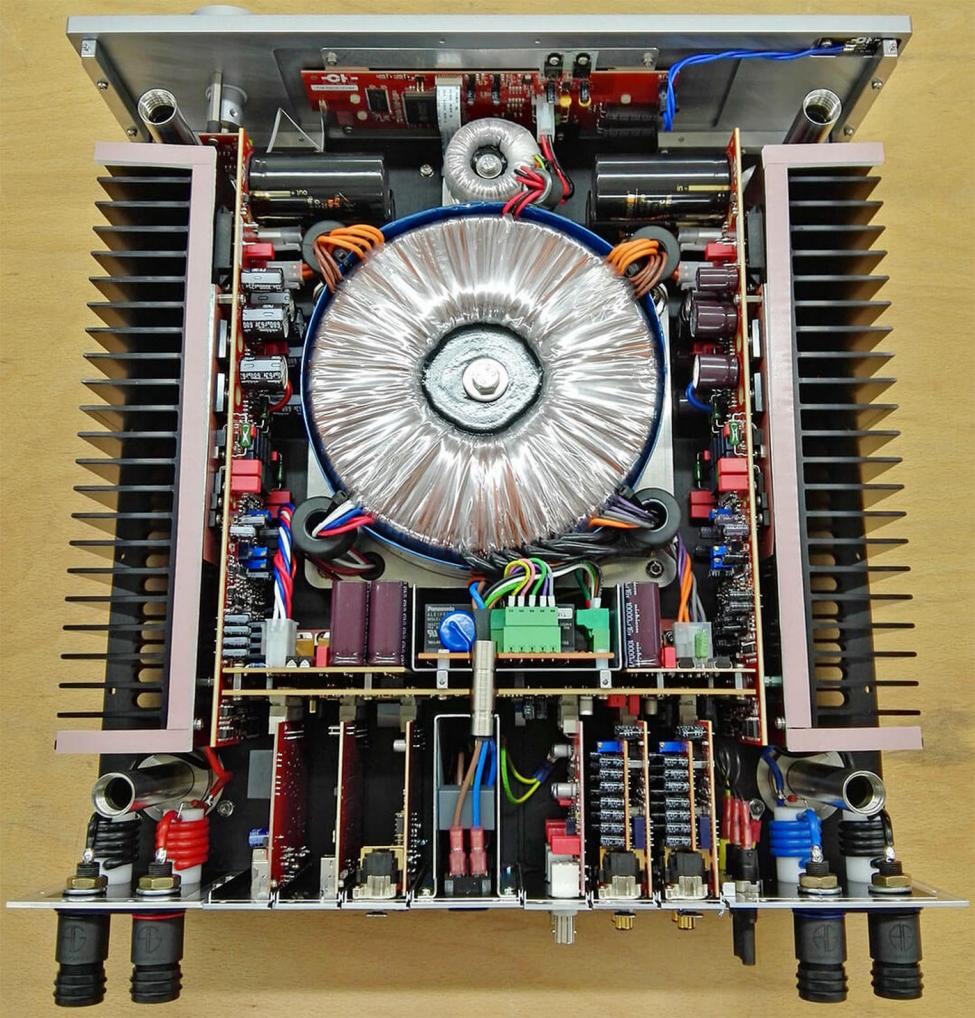 ch-precision-i1-innen1.jpg