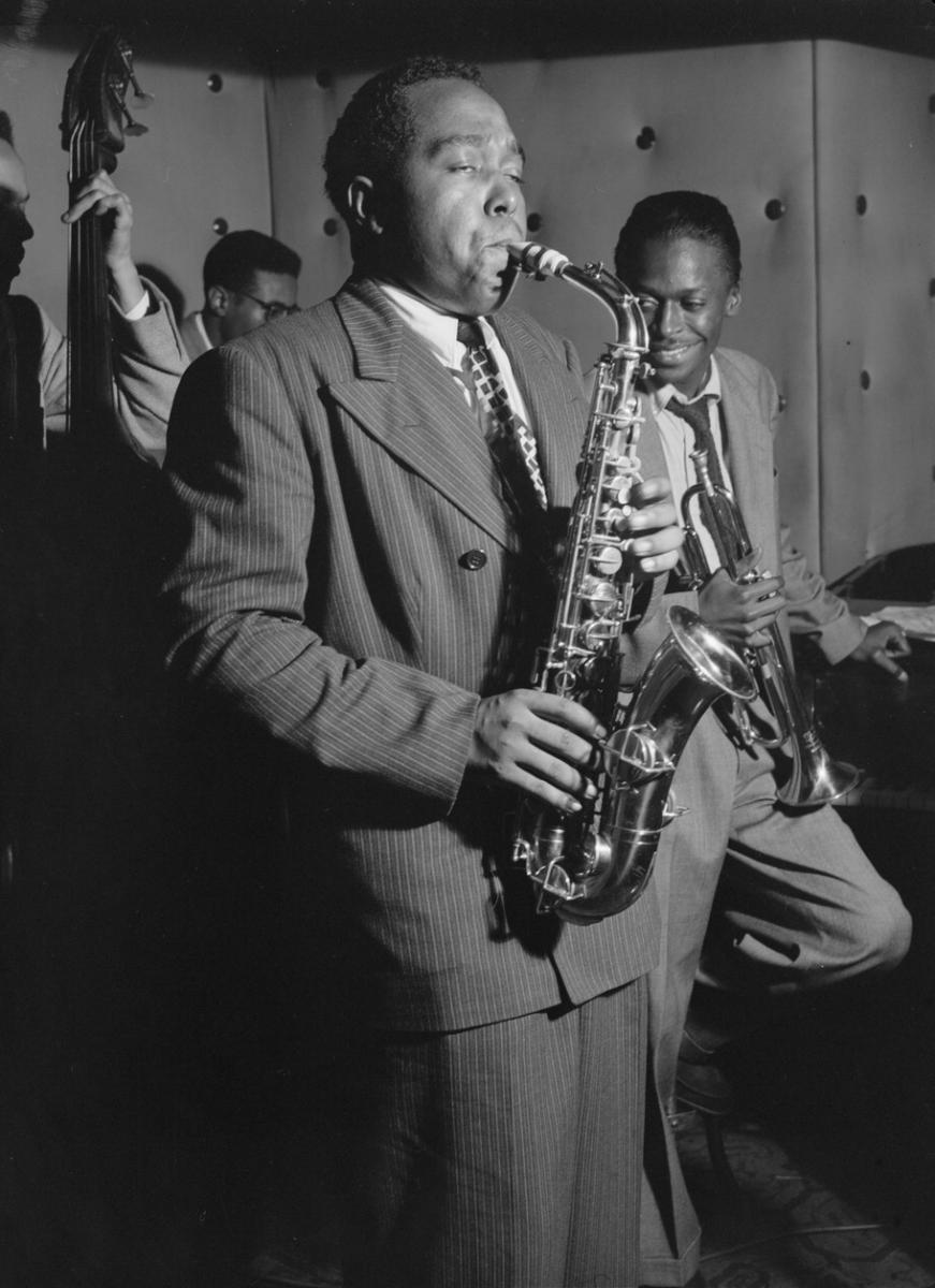 Charlie_Parker,_Tommy_Potter,_Miles_Davis,_Max_Roach_(Gottlieb_06941).jpg