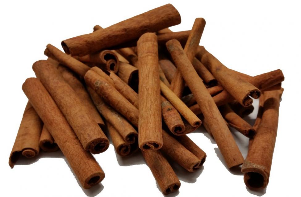 Cinnamon_Sticks_8cm_Quills_Image_Chillies_on_the_Web__79353.1426011201.1280.1280.jpg
