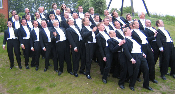 DennorskeStudentersangforening2004.jpg