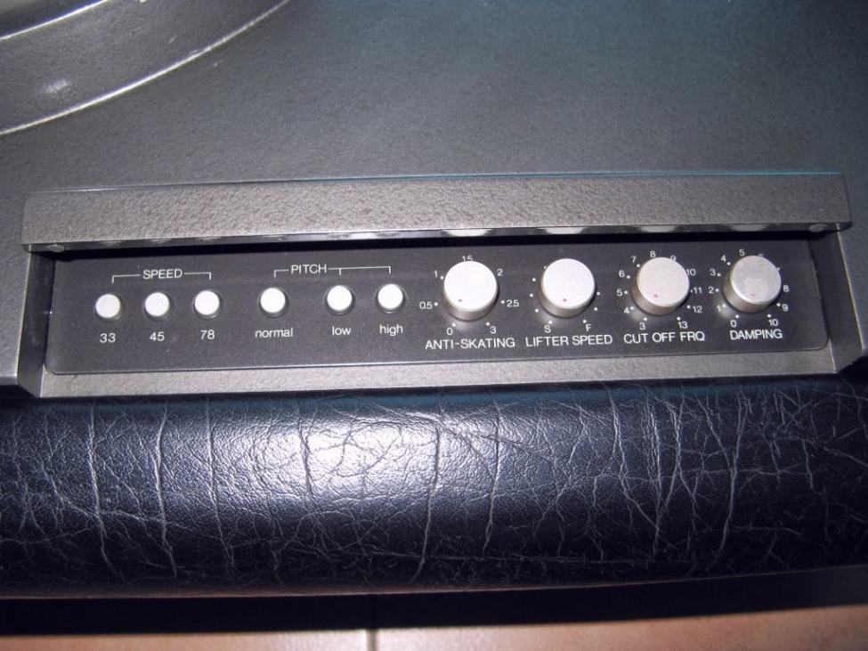Denon DP-100M in original  plinth panel details .jpg