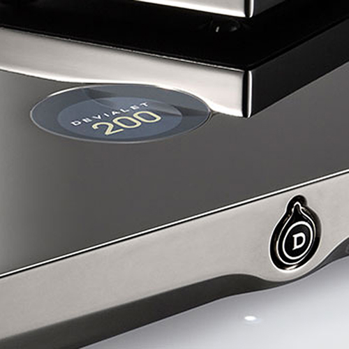 Devialet 200 close up_lite.jpg