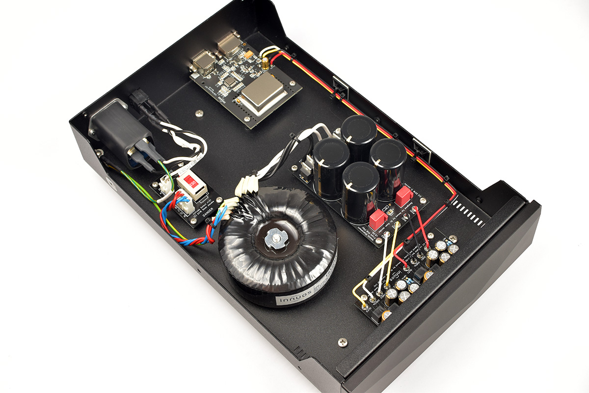 eng_pl_Innuos-Phoenix-USB-Reclocker-black-4711_7.jpg