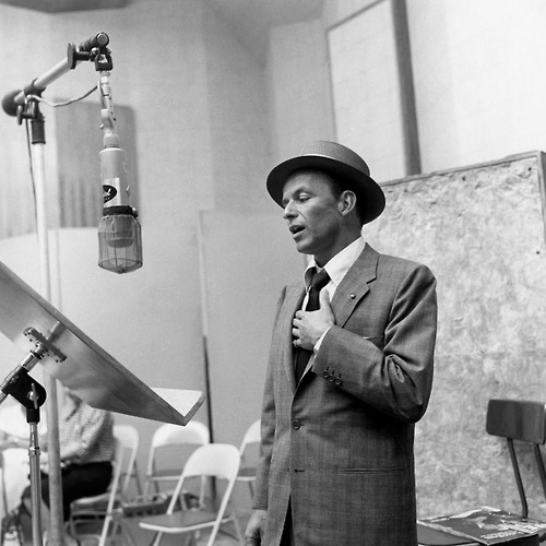 Frank Sinatra_studio_fjern mikrofon_500x500.jpg