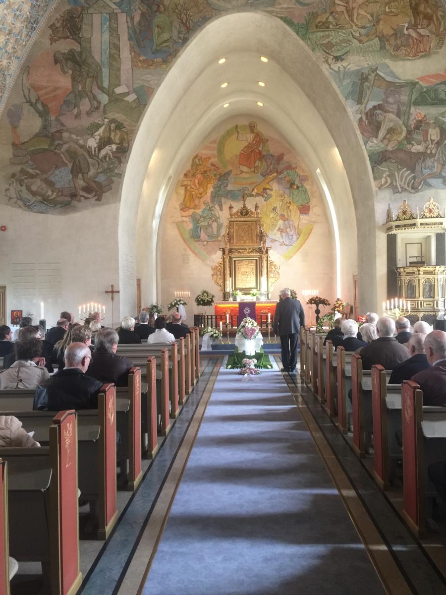 Fullsatt kirke.jpg