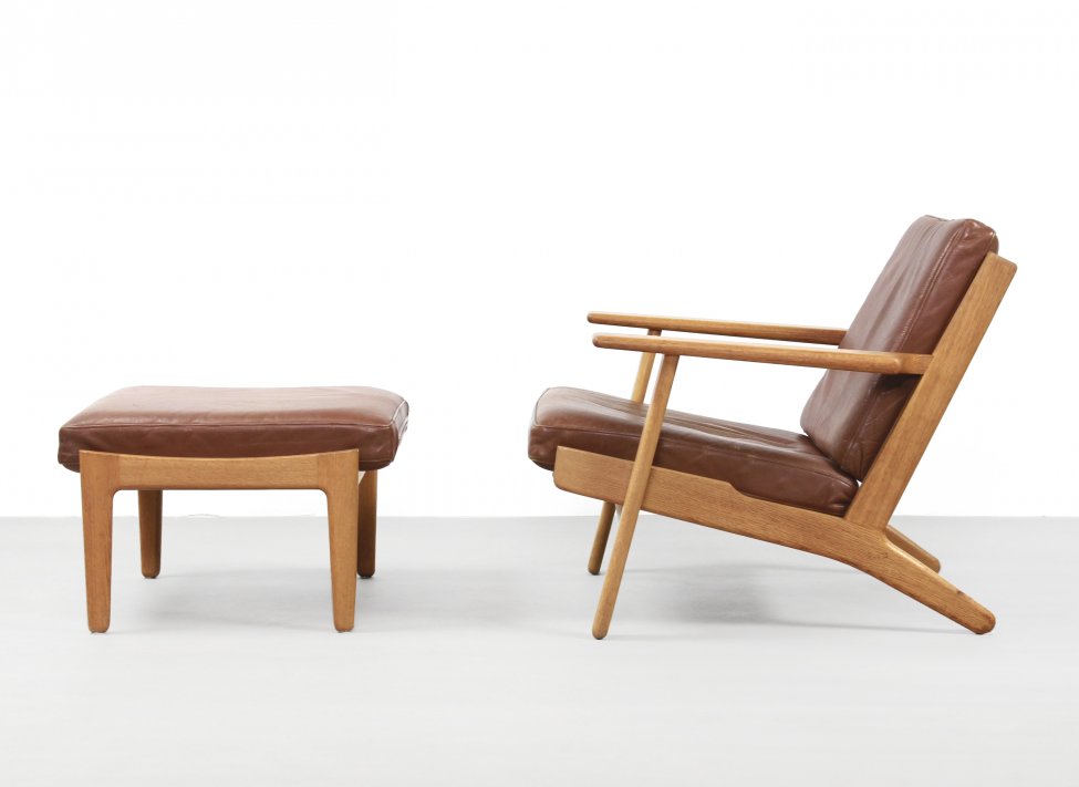hans-wegner-ge290-lounge-chair-for-getama-with-hocker-ottoman.jpg