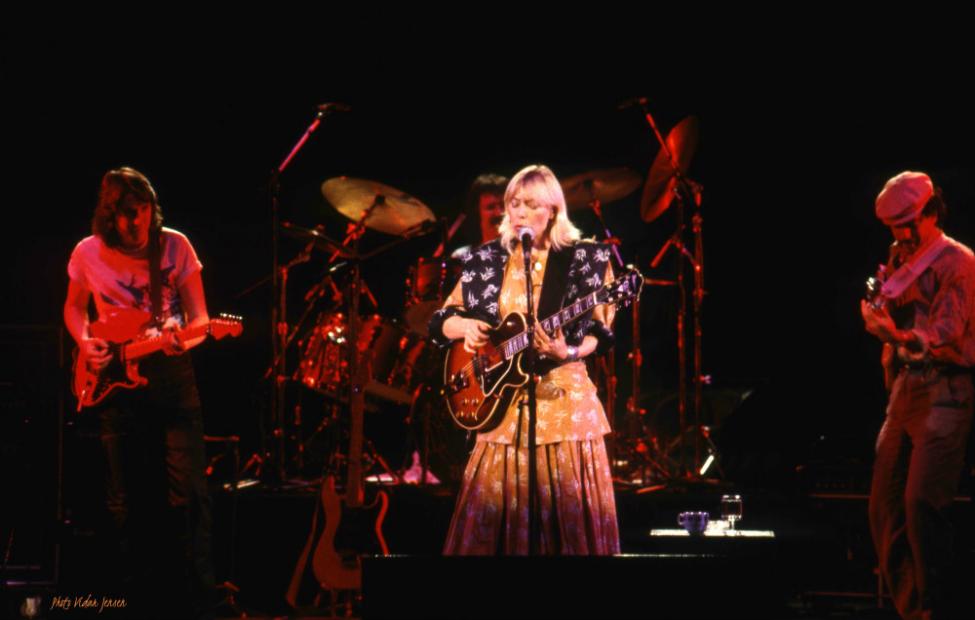 Joni Mitchell 3 .jpg