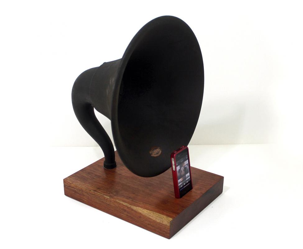 kent-horn-iphone-4_original.jpg