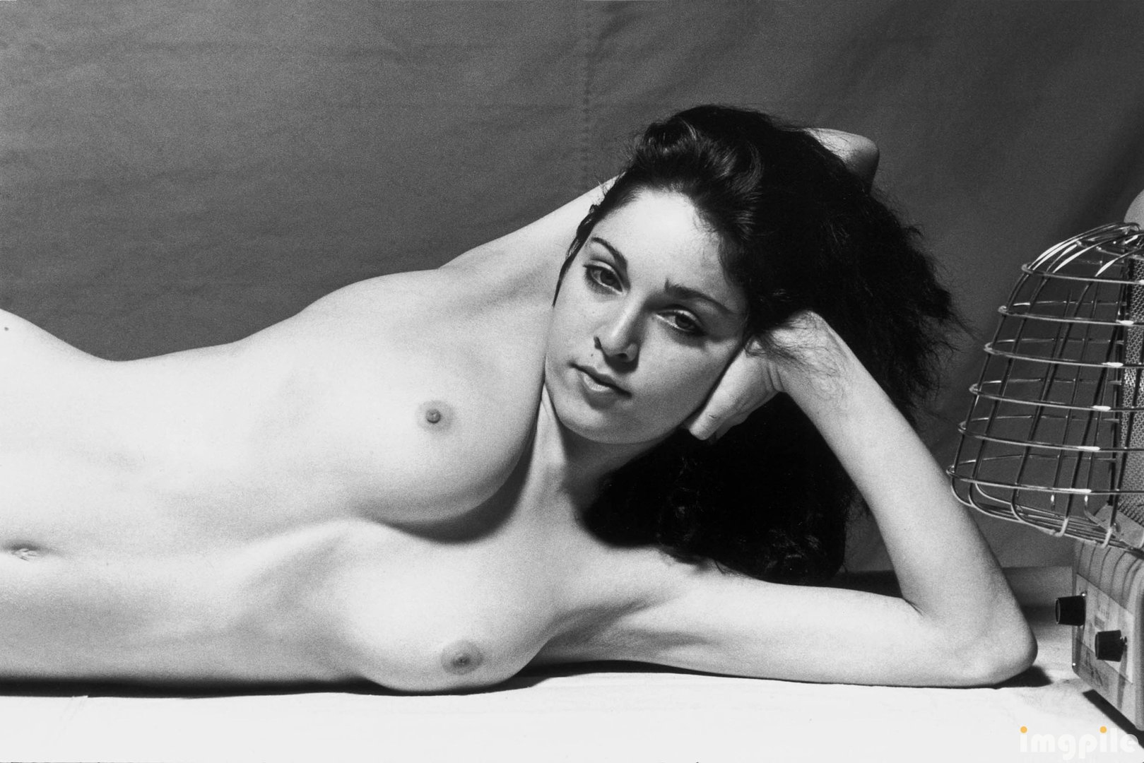 Madonna 41cd57d0bf8db74ccec8e0981b363231.jpg