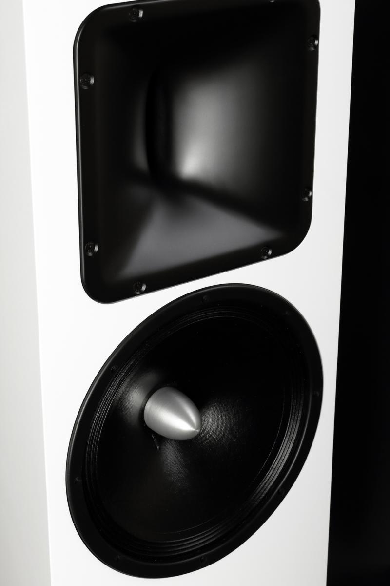 Mala_Audio_ØAudio speakers_white_3.jpg