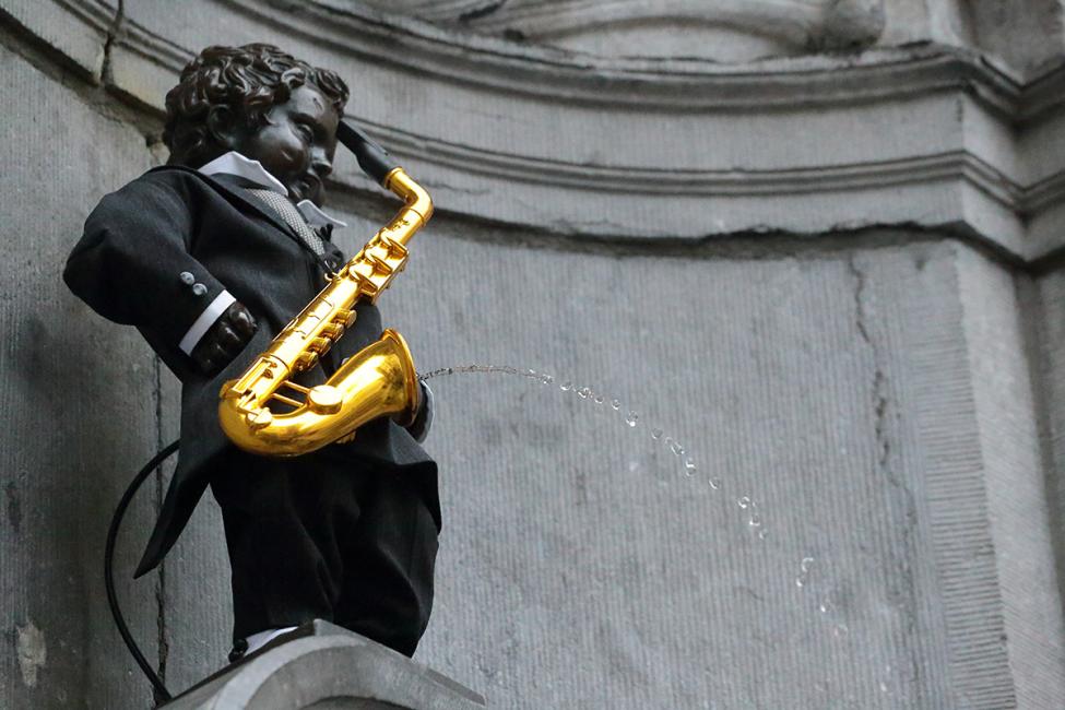 Manneken-pis-saxophone-001.jpg