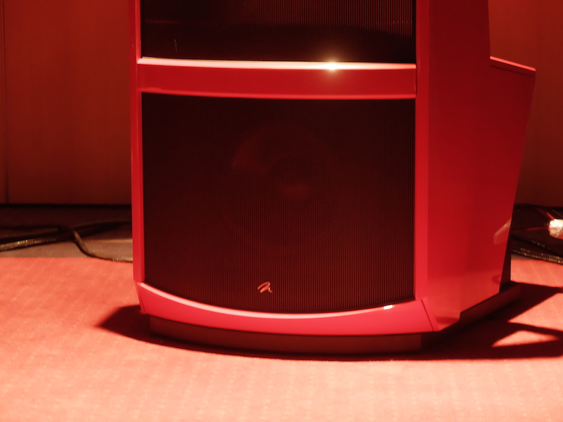 Martin Logan nærbilde.JPG