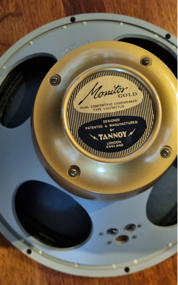 monitor-gold-3.PNG