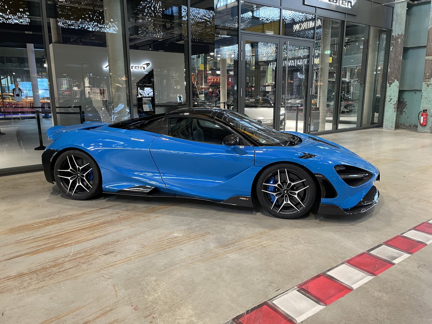 motorworld4.jpeg