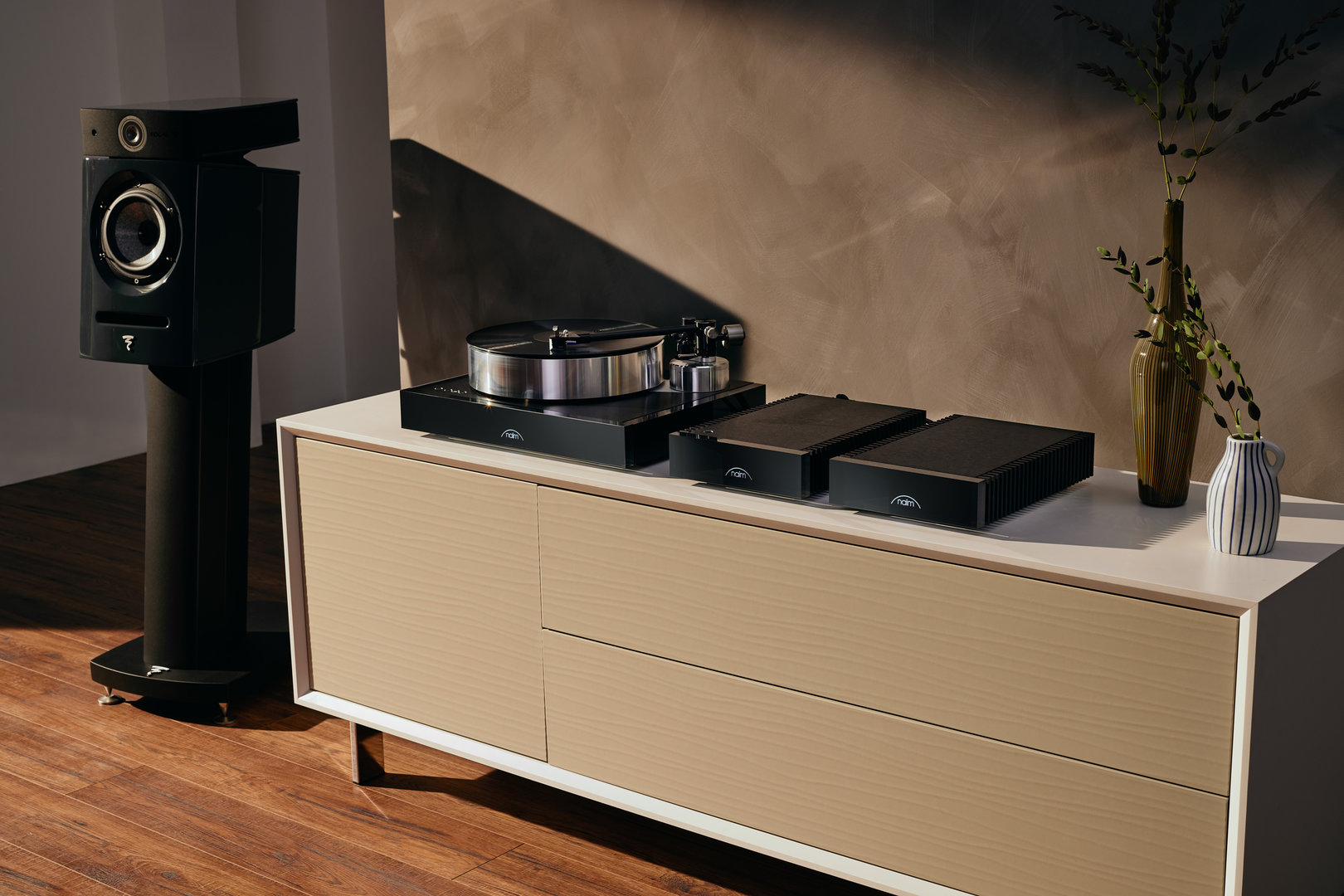 Naim Audio - Solstice00760 Tone Arm On.jpg