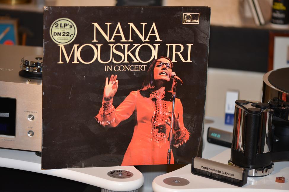 Nana Mouskouri. In Concert 001.jpg