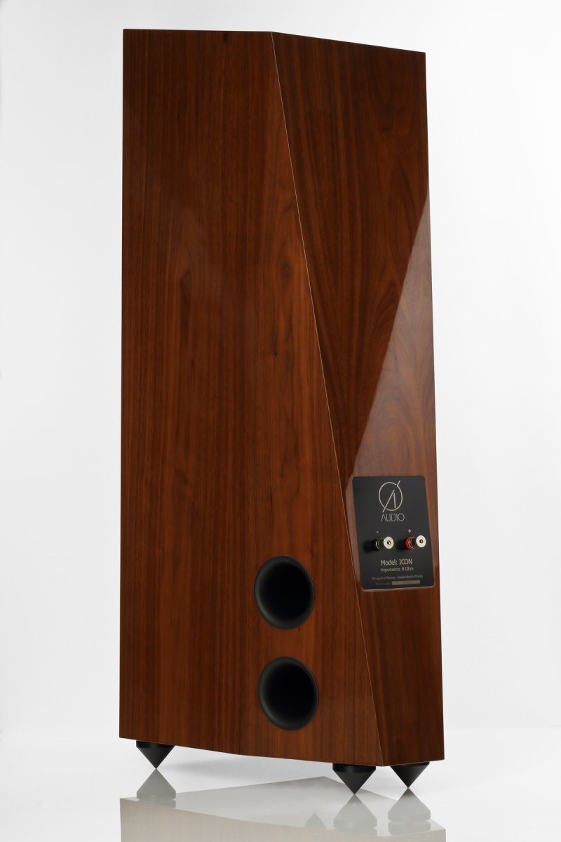 O_Audio_Icon_American_Walnut_HG_2.jpg