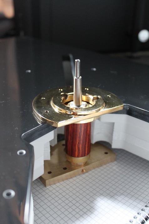 Plinth og Legend bearing1.jpg