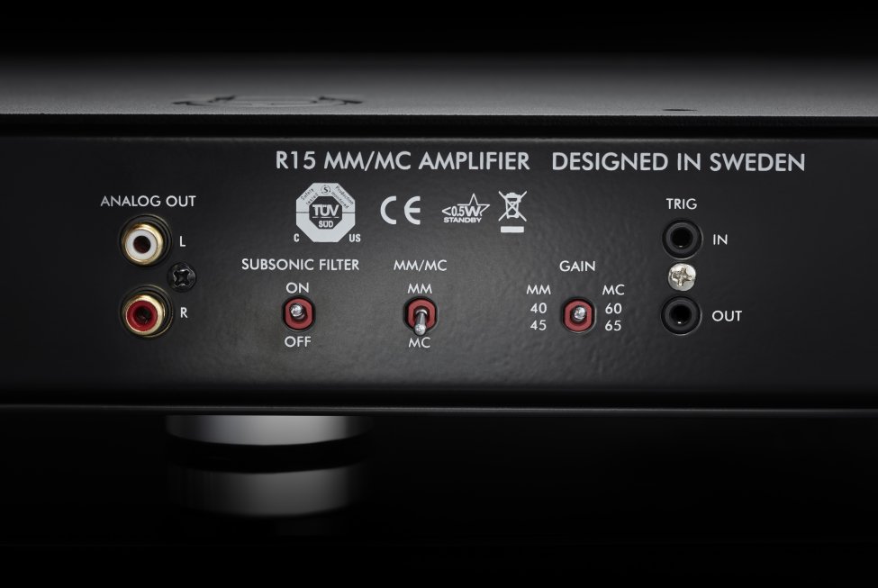primare-r15-mmmc-phono-preamplifier-back-close-up.jpg