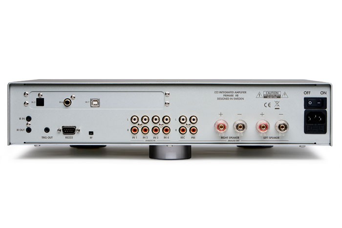 primare_i22_dac_forsterker_titan_back.jpg