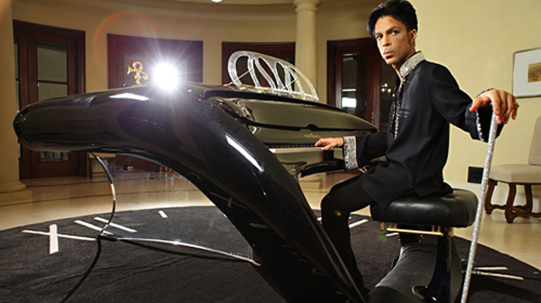Prince and piano.jpg