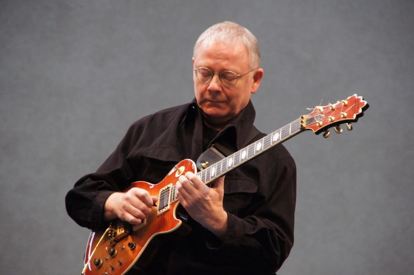 Robert-Fripp-King-Crimson.jpg