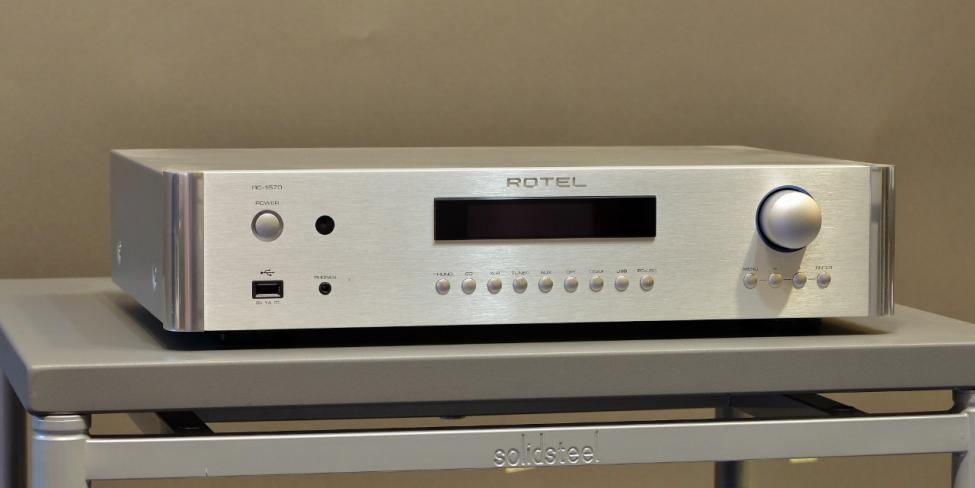 ROTEL-RC-1570.jpg
