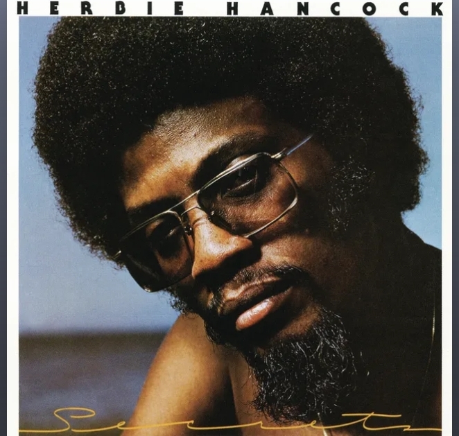 Screenshot_20230818_220813_Spotify.jpg