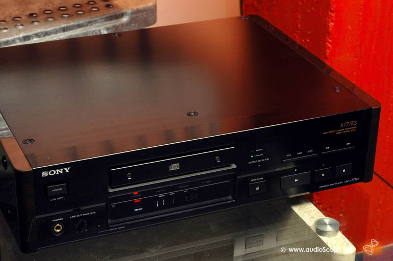 sonycdpx777es-1.jpg