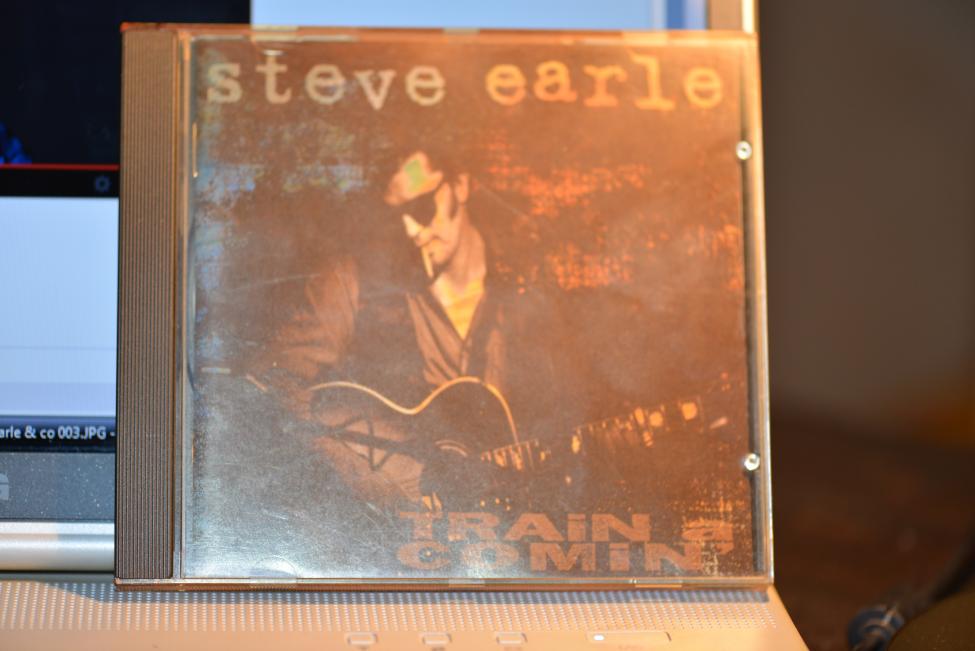 Steve Earle. Train a Comin` 004.jpg