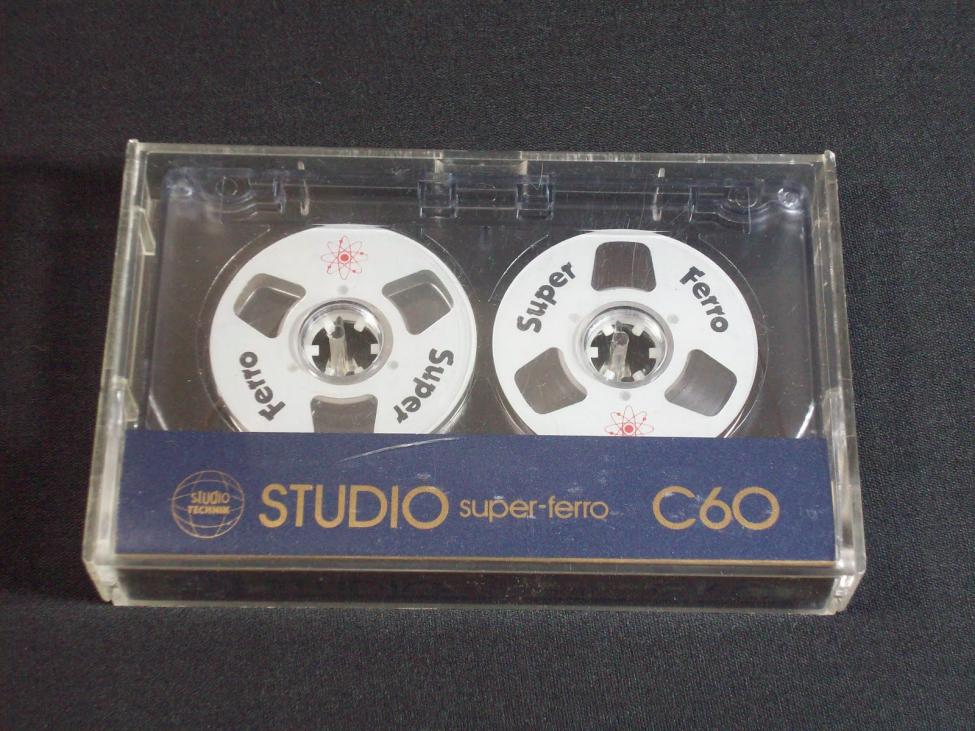 studio reel to reel cassette 001.jpg