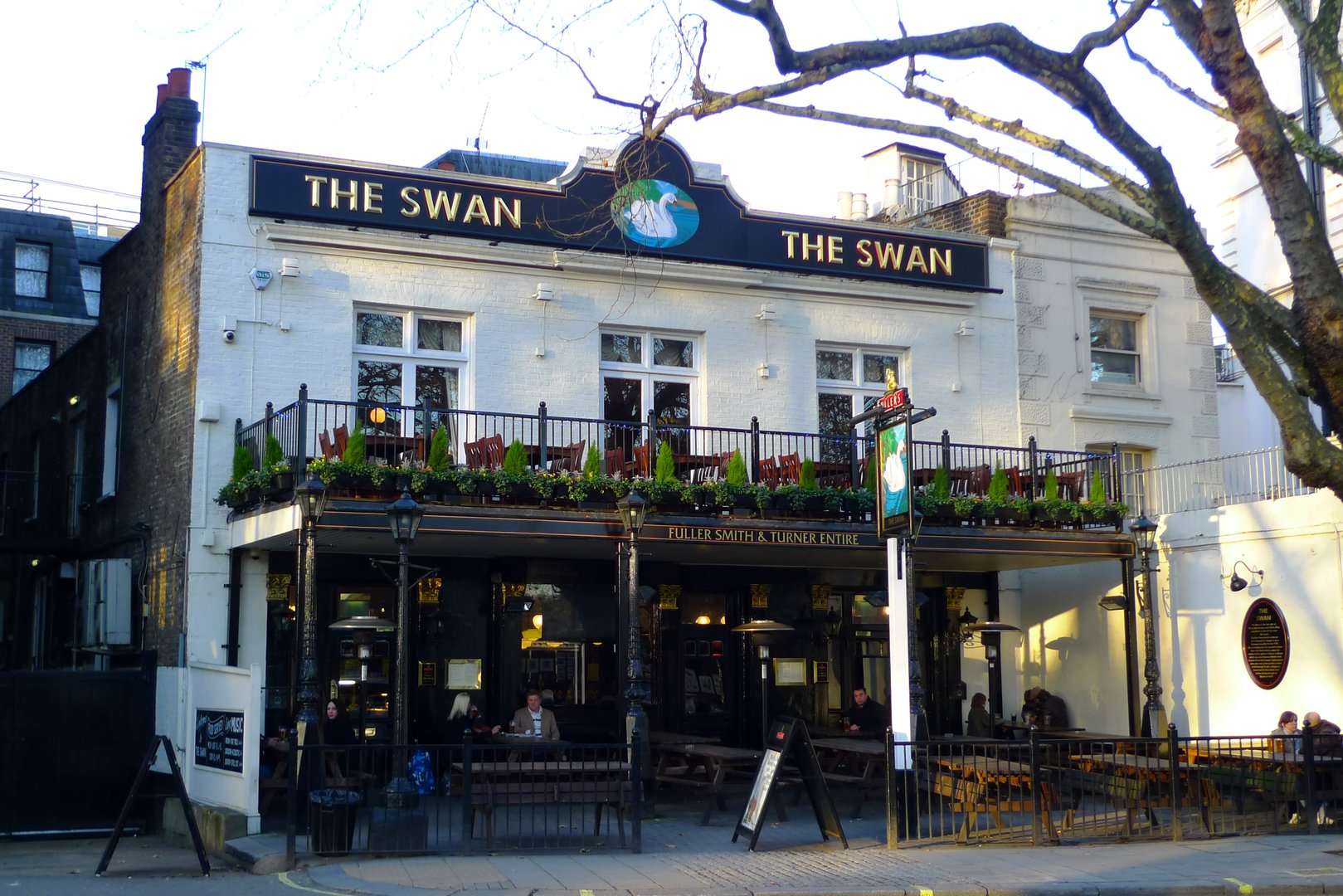Swan,_Bayswater,_W2.jpg