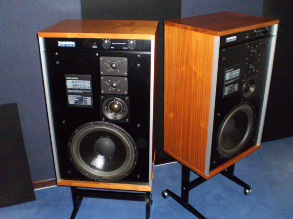 TANDBERG STUDIO MONITOR 001a.jpg