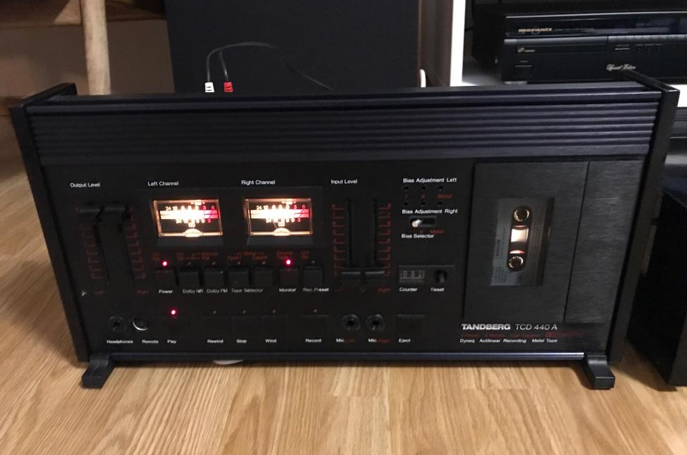 Tandberg TCD440A (1).jpg
