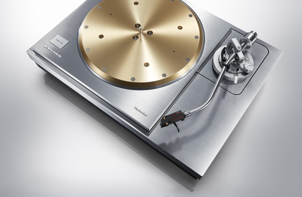 Technics_SL-1000R_arm_33978-1000x652.jpg