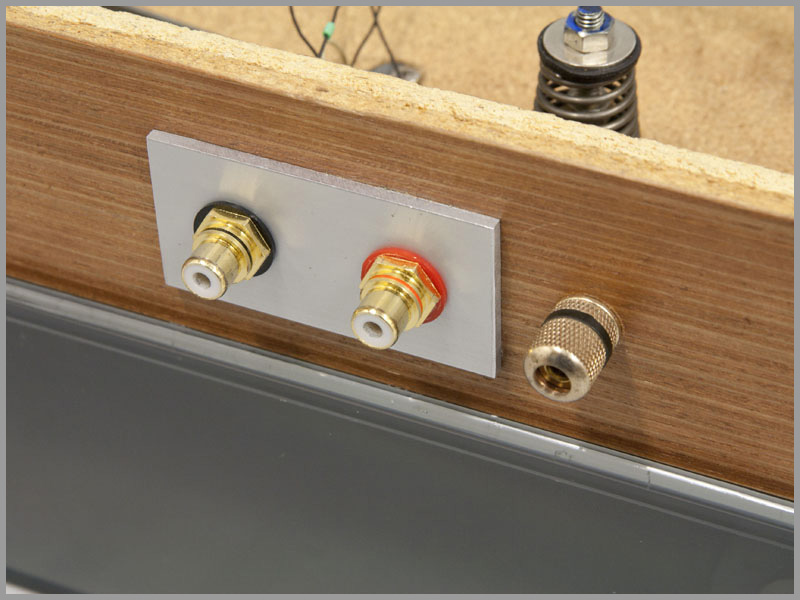 thorens-td160-upgrade-01-rca-cinch-connectors.jpg