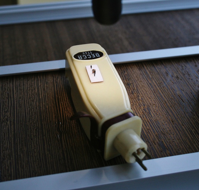 tiny-turntable.jpg
