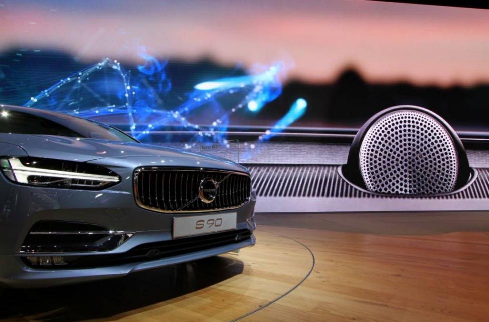 Volvo-S90-BW-1024x675.jpg