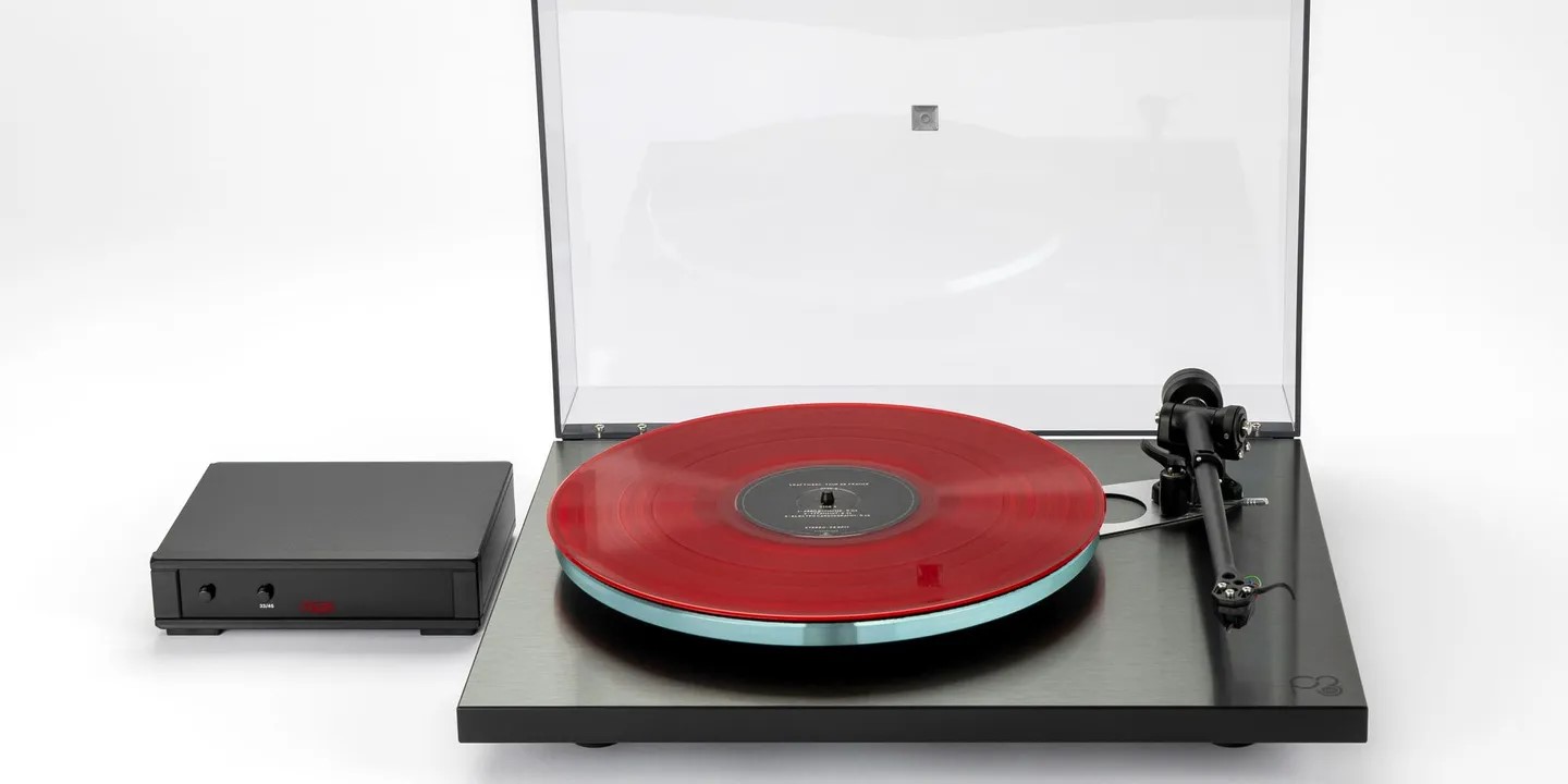 WEB_Image_Rega_Planar_3_RS_Nd5_Platespiller_med_Ne_rega_planar_3_rs2567644040_plid_263037.jpg